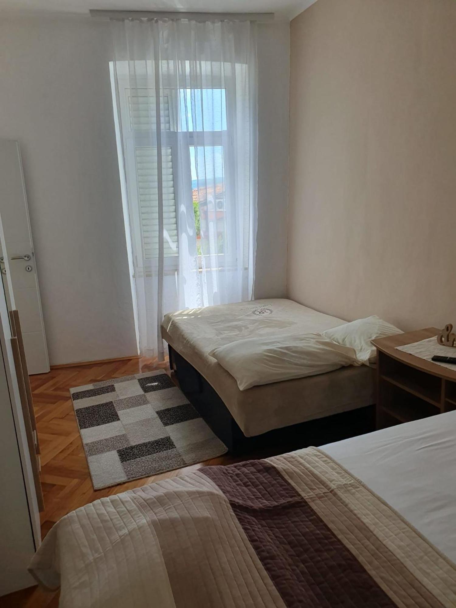Apartment Sandra 2+2 *** Crikvenica Exterior photo