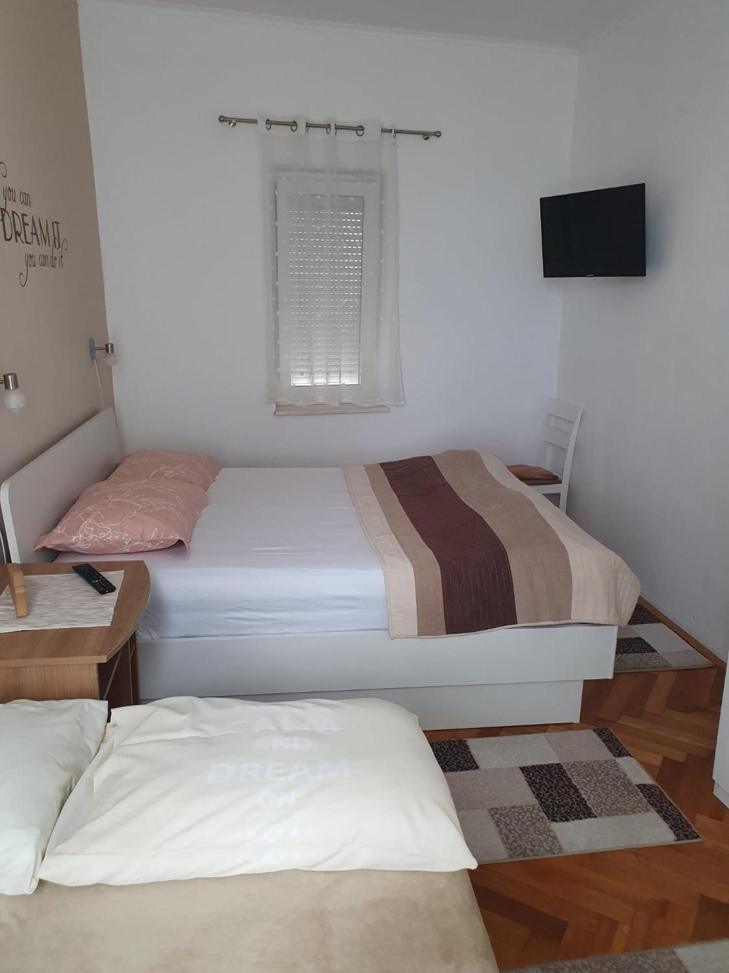 Apartment Sandra 2+2 *** Crikvenica Exterior photo