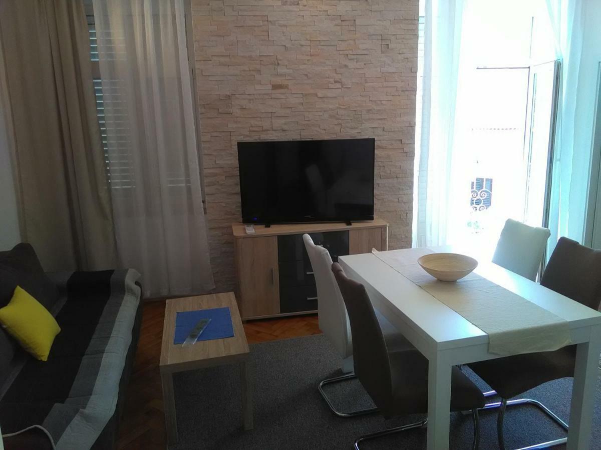 Apartment Sandra 2+2 *** Crikvenica Exterior photo