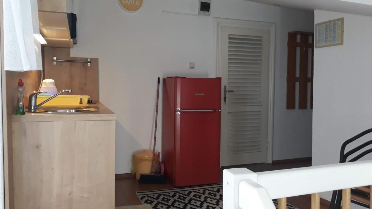 Apartment Sandra 2+2 *** Crikvenica Exterior photo